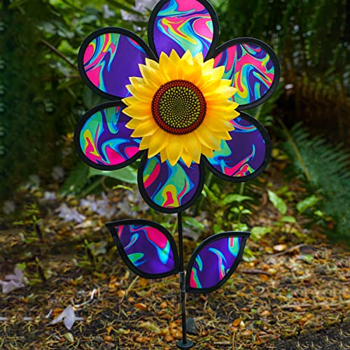 In the Breeze Sunflower Spinner with Leaves